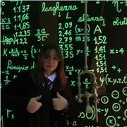 Universitaria di mediazione linguistica impartisce lezioni (ripetizioni) di inglese per studenti di ogni ordine e grado